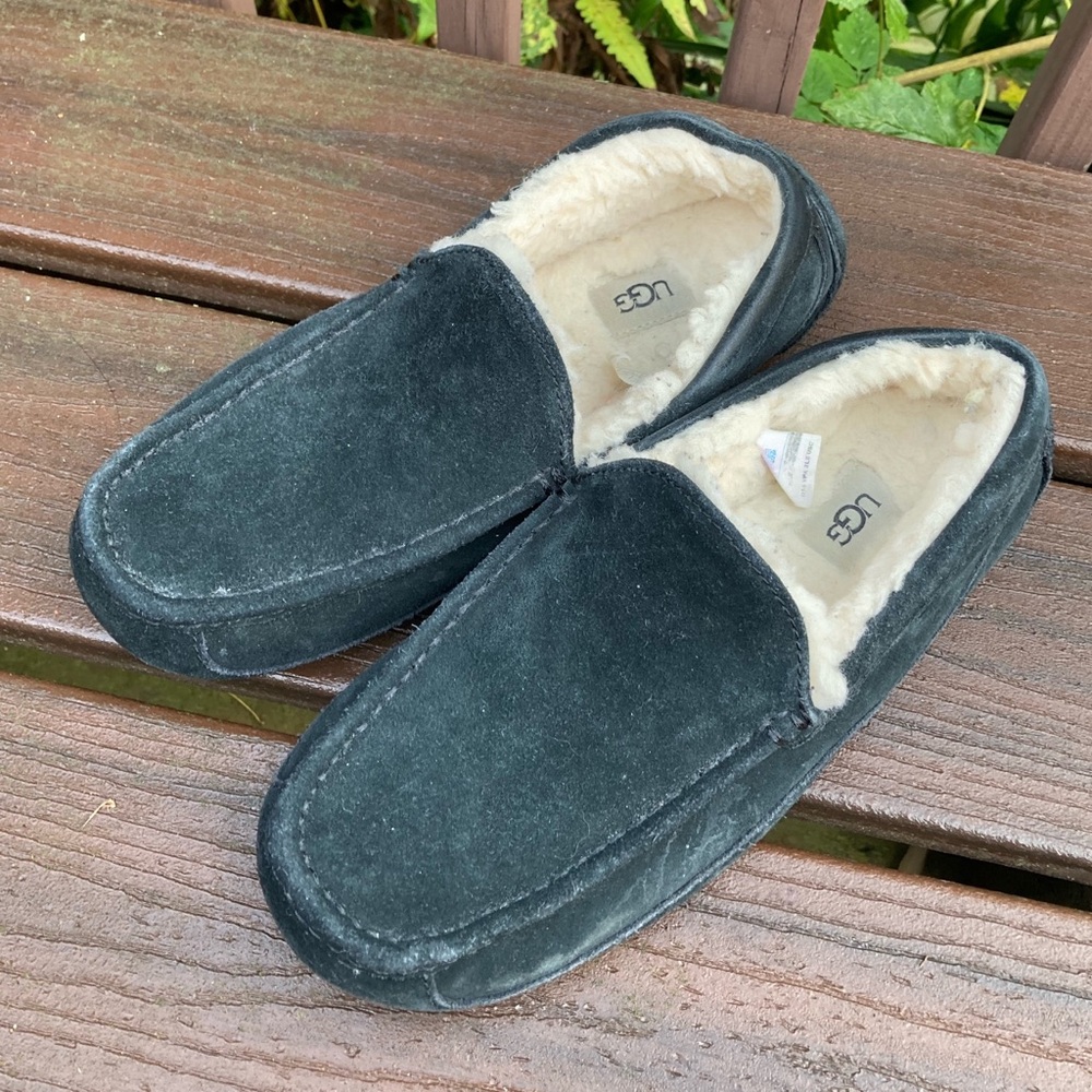 UGG Men's Ascot Black Suede Slippers Slip On Loafers Size 9
